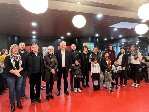 ECOLE MATERNELLE LES LILAS (2eme a droite d'Eric Straumann sur la photo,  Mme Sybille MEYER, Directrice)