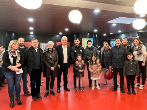 ECOLE MATERNELLE WALTZ •	(3eme à droite d’Eric Straumann sur la photo, Mme Agathe ROHN, Directrice